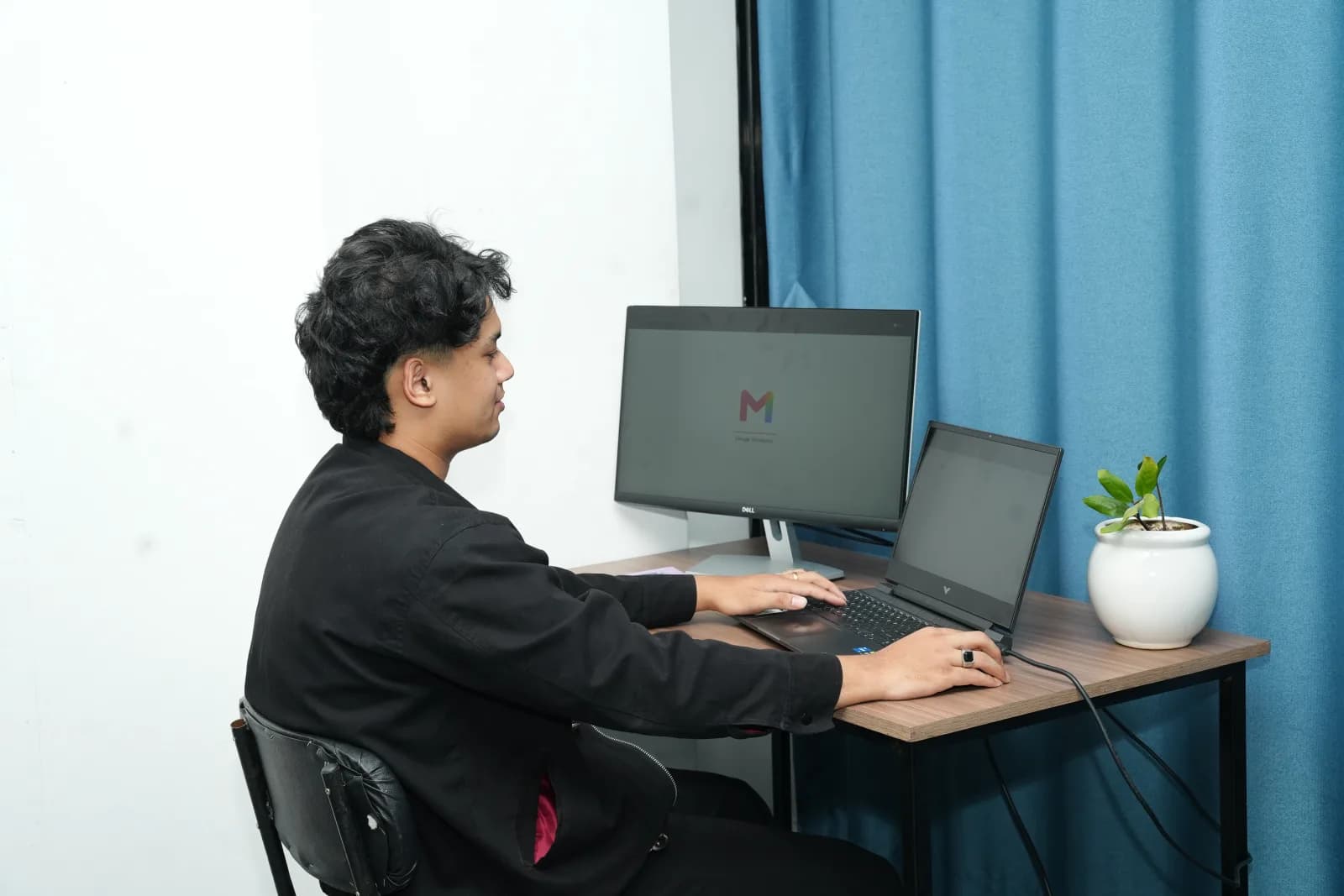 Dedicated desk with external monitor